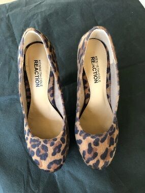 Kenneth Cole Reaction Women's Leopard Print Platform Heels. Size 6.5